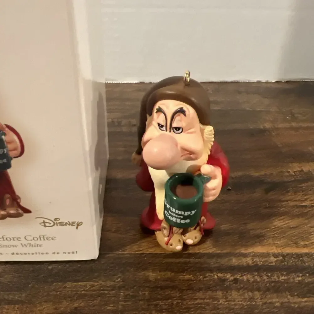 HALLMARK KEEPSAKE ORNAMENT SNOW WHITE GRUMPY BEFORE COFFEE 2007